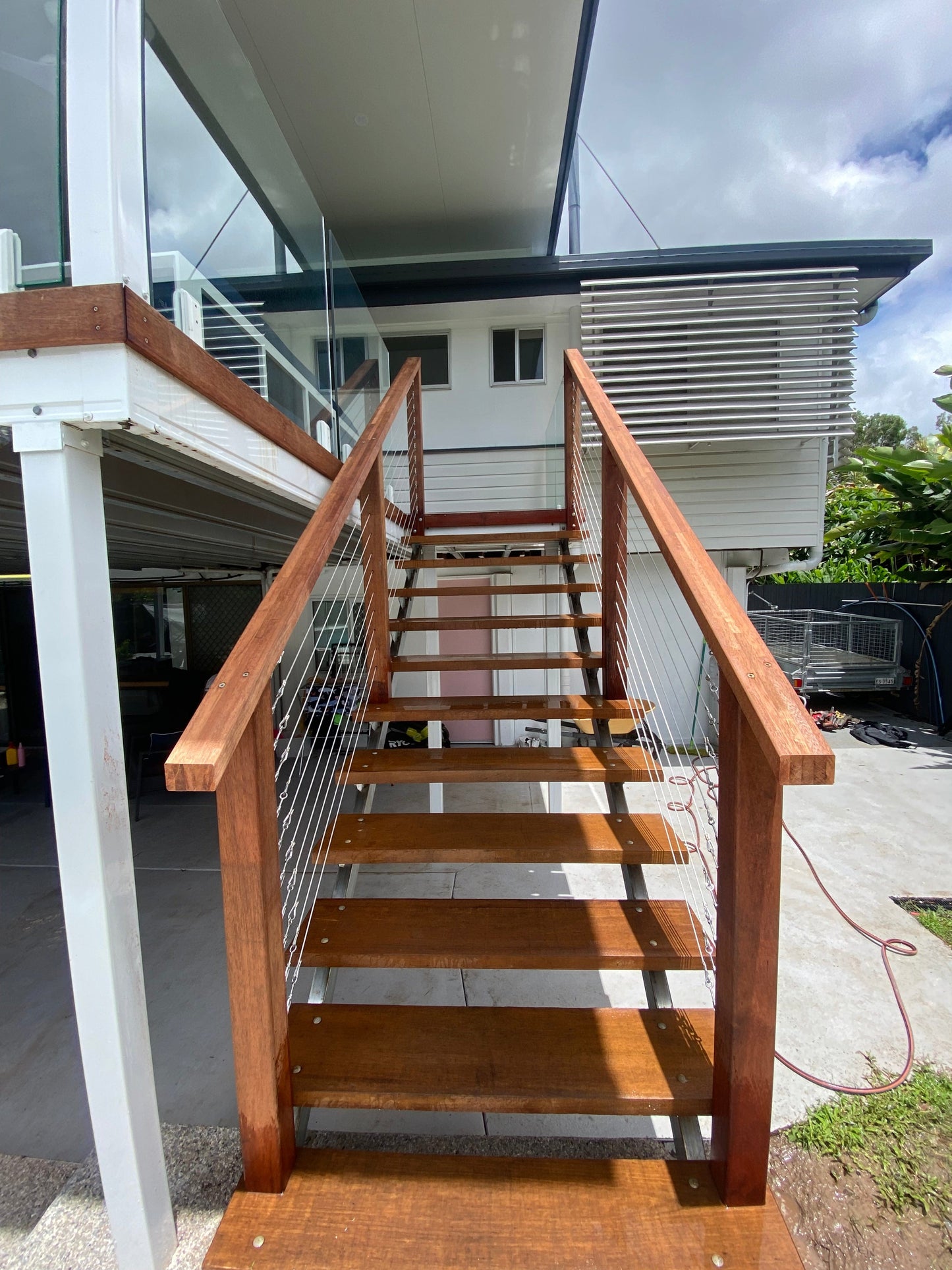 Hardwood Timber Balustrades with Stainless Steel Cables QHI National