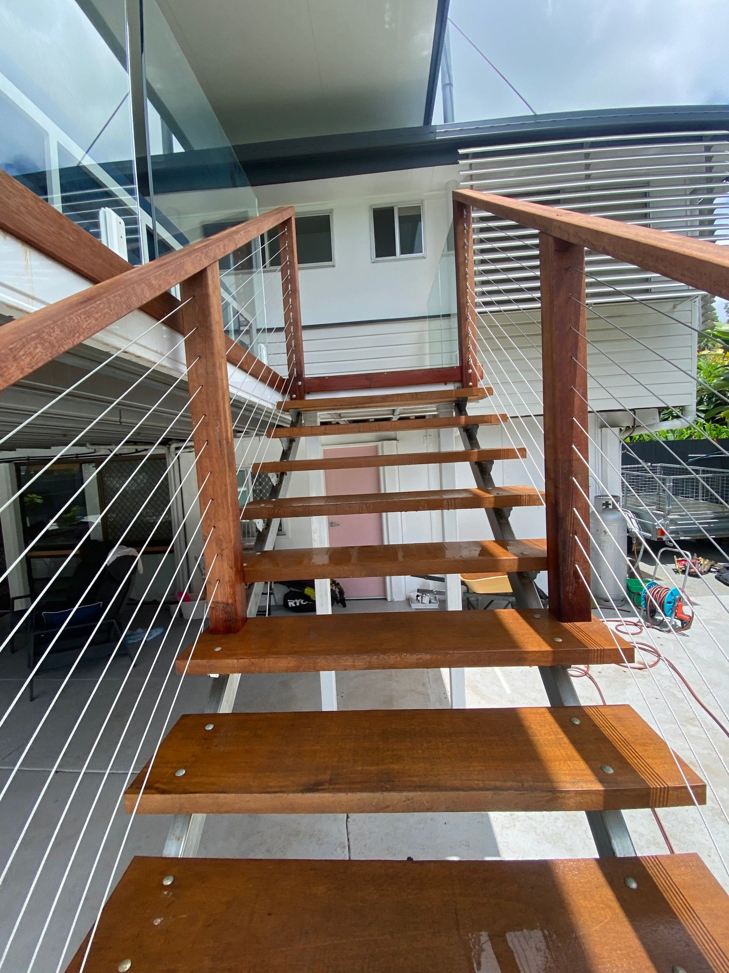 Hardwood Timber Balustrades with Stainless Steel Cables QHI National