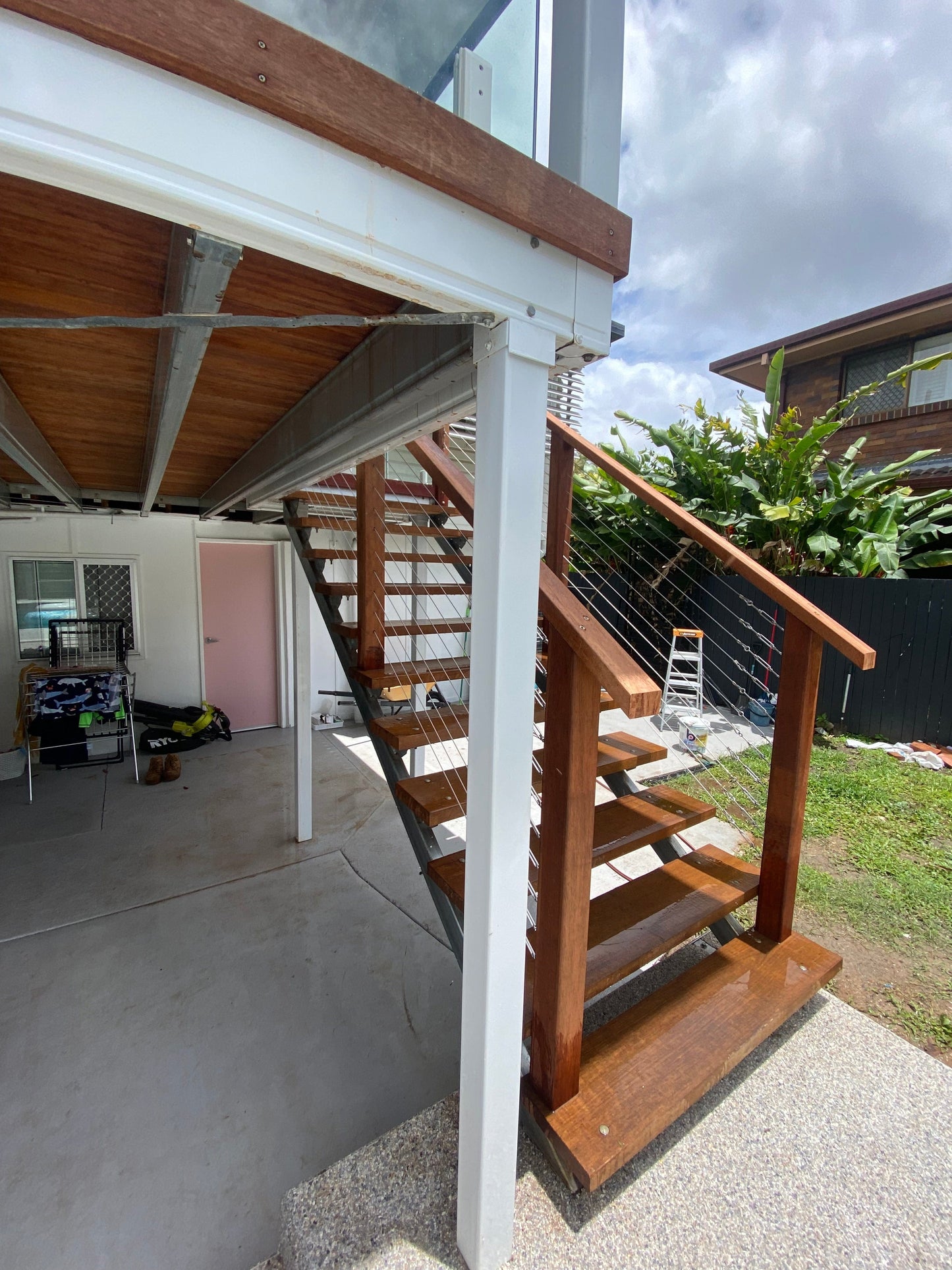 Hardwood Timber Balustrades with Stainless Steel Cables QHI National